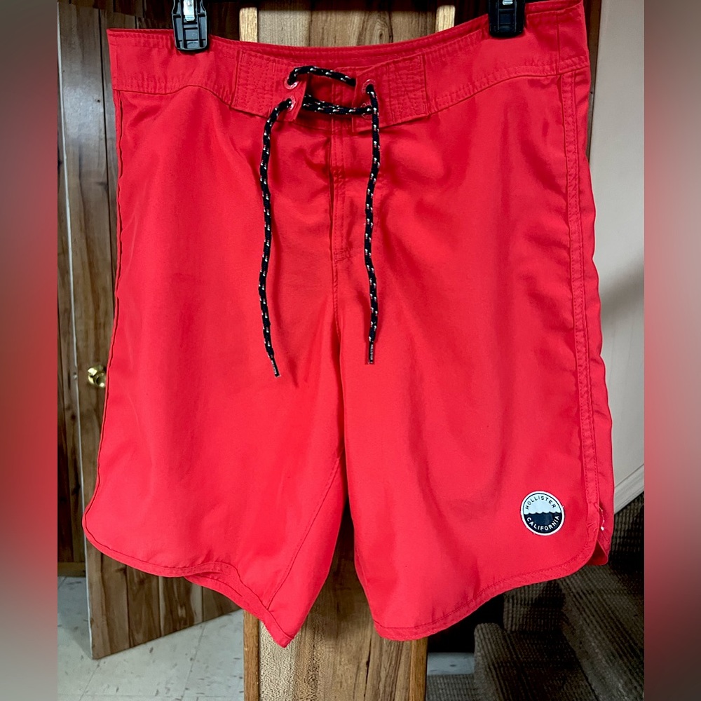 Hollister Men's Sz. M Red (30-32) Men's GUARD Logo SWIM SHORTS 100% Polyester ￼